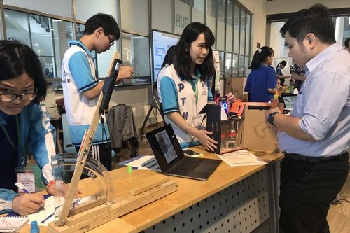 'Ngày hội Toán học mở 2021' thu hút gần 3000 sinh viên, học sinh