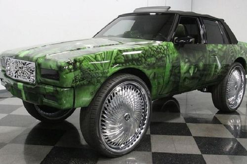 Chevrolet Caprice 1989 'Người Khổng Lồ Xanh' chỉ 923 triệu đồng