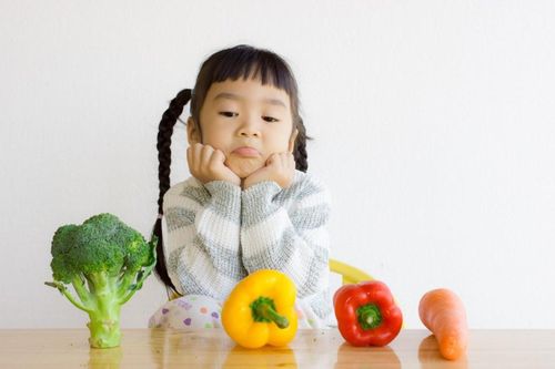 Gia đình có điều kiện, vì sao con vẫn suy dinh dưỡng thấp còi?
