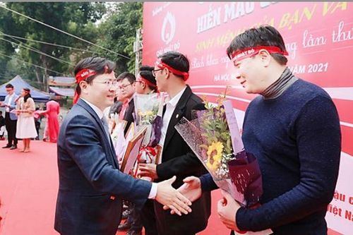 Chủ nhật Đỏ 2021 đã vượt mốc 30.000 đơn vị máu
