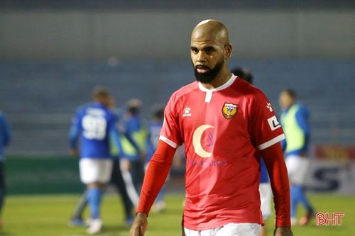 Đá hỏng 2 quả penalty, HLHT trắng tay trên sân nhà trước Than Quảng Ninh