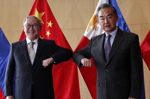Trung Quốc hứa tặng Philippines 500.000 liều vắcxin ngừa COVID-19