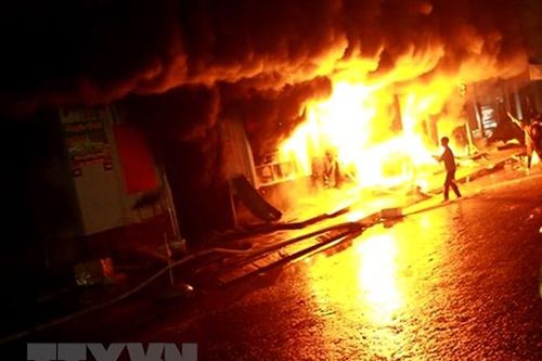 Yên Bái: Cháy chợ thị trấn Yên Thế lúc rạng sáng, 5 kiốt bị thiêu rụi