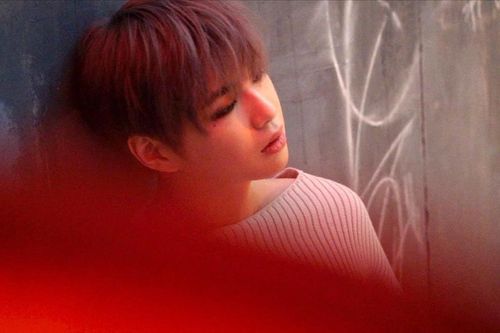 Kang Daniel tung ảnh mới, chuẩn bị comeback?