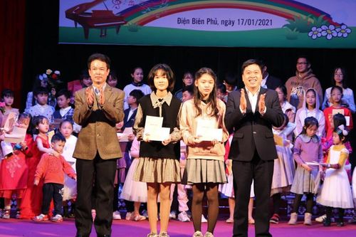 Trao 57 giải trong cuộc thi Piano 'Tiếng đàn mùa xuân'