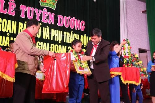 Tuyên dương 'Cháu ngoan Bác Hồ' và phụ trách Đội giỏi giai đoạn 2017 – 2020
