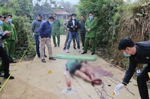Nghịch tử chém chết bố mẹ đẻ rồi cắt cổ tự vẫn