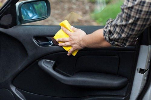 Nhộn nhịp dịch vụ tân trang ô tô đi chơi Tết
