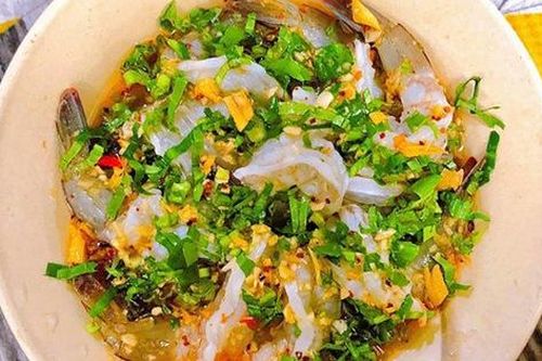 Cách làm món gỏi tôm sống kiểu Thái ngon 'tụt lưỡi'