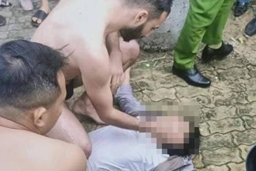 'Ông tây' dũng cảm, lao xuống sông Hàn cứu thanh niên nghi tự tử
