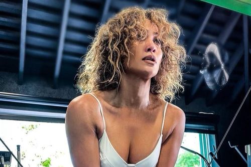 Jennifer Lopez lên tiếng khi bị nói tiêm botox đến đơ mặt