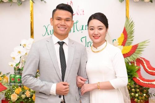 Hậu vệ Xuân Mạnh đính hôn