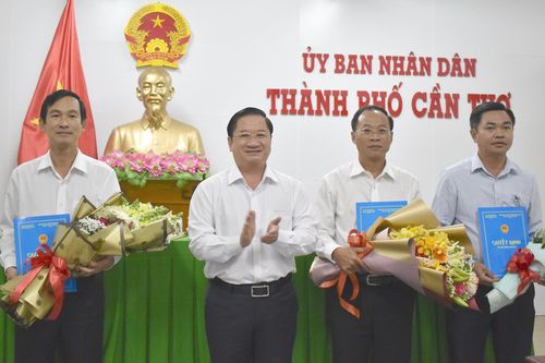 Cần Thơ có hai tân giám đốc sở