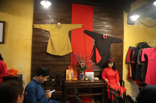 Không gian Áo dài ngũ thân trong ngôi nhà di sản
