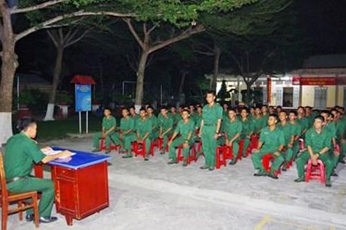'Mỗi tối một câu hỏi, một đáp án chính trị bổ ích'