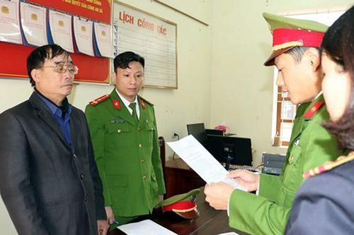 Khởi tố 3 cán bộ xã lập hồ sơ khống rút tiền hỗ trợ