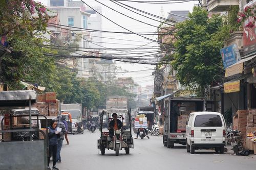 Vào 'thủ phủ' bánh kẹo nhái La Phù