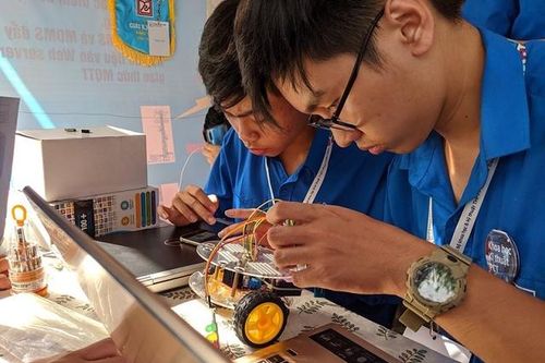 'Chia lửa' cùng giáo viên