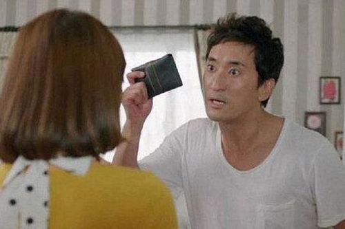 Đặt váy 250 nghìn mặc chơi Tết, vợ bị chồng mắng 'ăn bám mà lúc nào cũng mua'
