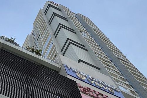 Giải cứu cô gái 25 tuổi có ý định tự tử ở tầng 15 chung cư
