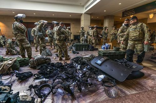 Lo ngại nguy cơ từ bên trong, FBI rà soát lực lượng bảo vệ lễ nhậm chức