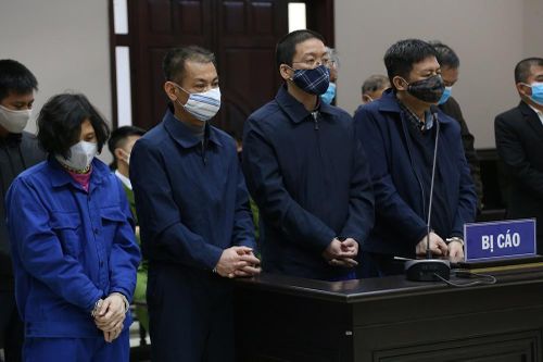 Những trò 'lừa như thật' của nhóm giả mạo tướng tá tình báo
