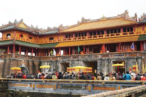 Khu Di sản Huế thất thu chưa từng thấy