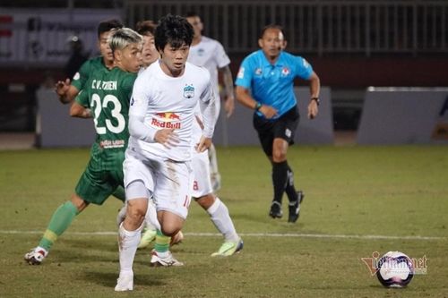 V-League mở màn: HAGL và Kiatisuk nhận trái đắng