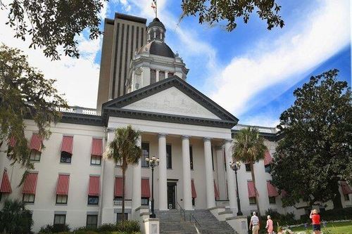 FBI phá âm mưu nổ súng ở tòa nhà hội đồng bang Florida