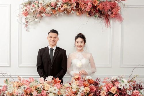 Phạm Xuân Mạnh lịch lãm trong lễ cưới tại quê vợ Diễn Châu