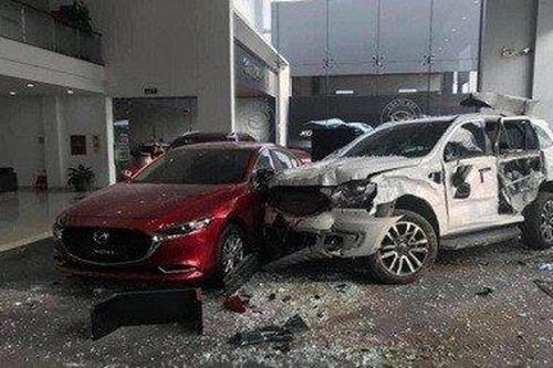 Khởi tố nữ tài xế gây tai nạn ở showroom ô tô khiến 1 người tử vong