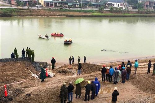 Tìm thấy thi thể nam thanh niên trên sông Hiếu
