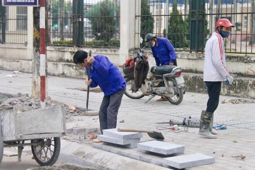 Người lao động mưu sinh những ngày cuối năm