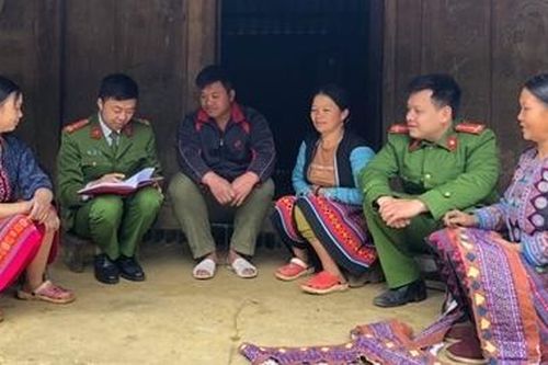 Giữ bình yên trên bản Hang Kia - Pà Cò