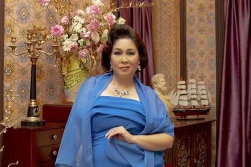 NSND Hồng Vân gợi cảm sau giảm cân cho vai diễn mới