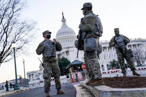 Washington DC hóa pháo đài quân sự trước ngày Biden nhậm chức