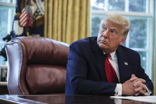 Đảng Dân chủ thúc giục loại ông Trump khỏi các cuộc họp giao ban tình báo
