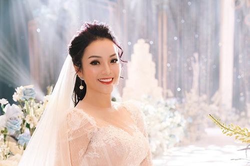 Ca sĩ Tân Nhàn kết hôn lần 2