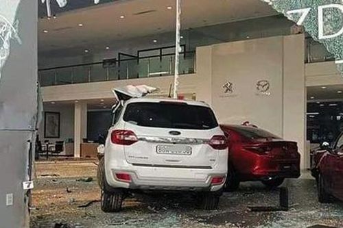 Phú Thọ: Khởi tố nữ tài xế lái thử xe tông chết người tại showroom ô tô
