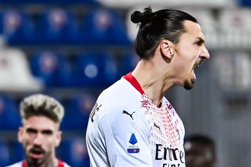Ibrahimovic thu hẹp khoảng cách với Ronaldo ở cuộc đua ghi bàn