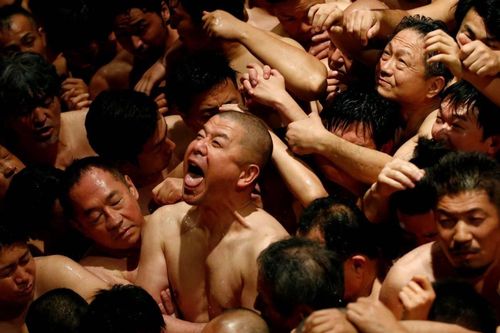 Lễ hội khỏa thân mừng năm mới ở Nhật phải thay đổi vì dịch