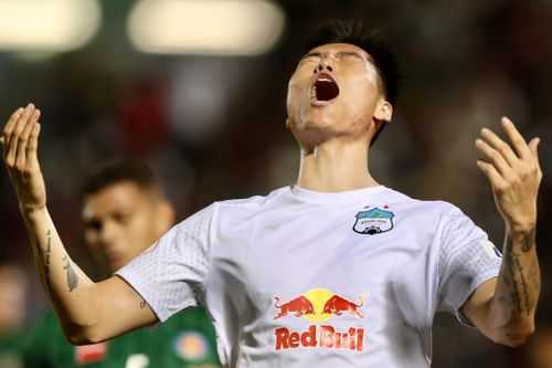 Đằng sau cú ngã của những CLB lớn ở ngày khai mạc V.League