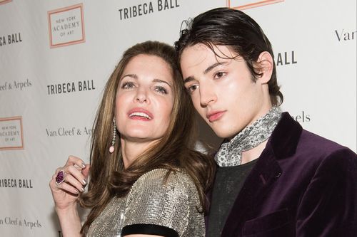 Con trai siêu mẫu Stephanie Seymour chết ở tuổi 24 vì sốc thuốc