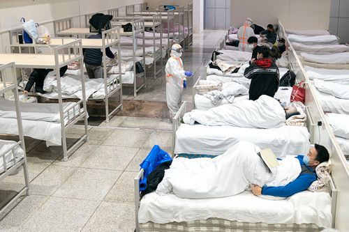 Cô gái Trung Quốc phải cách ly 6 lần trong một năm