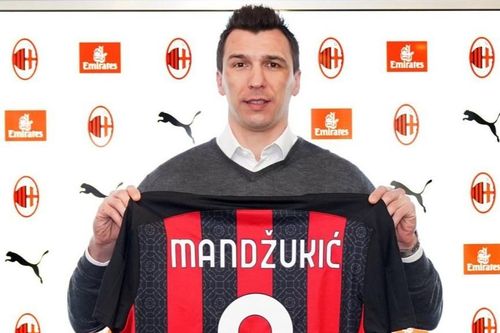 Lời nguyền áo số 9 tại AC Milan