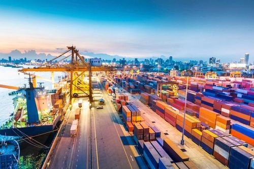 Việt Nam đứng trước 'cơ hội hiếm có', GDP có thể đạt 6,9% năm nay