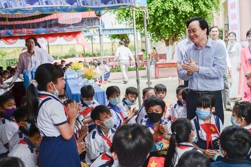 Bộ GD&ĐT kết nối nguồn lực xây dựng trường học an toàn, thân thiện