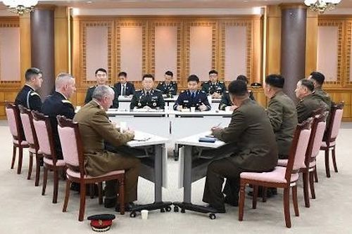 Tích cực giảm nhiệt hai miền, Hàn Quốc tuyên bố sẵn sàng thảo luận bất cứ vấn đề gì với Triều Tiên