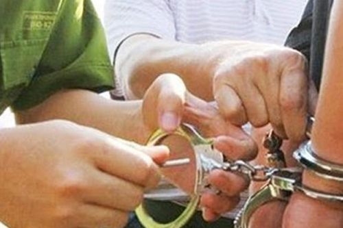 Bắt quả tang chấp hành viên nhận tiền 'chạy án'