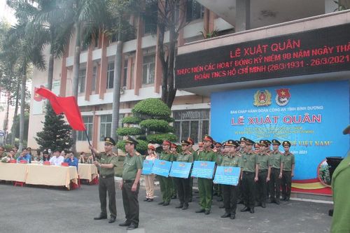 Công an Bình Dương ra quân hành động mừng 90 năm thành lập Đoàn